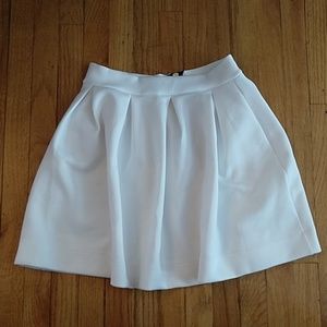 Pleated white Skirt with Pockets